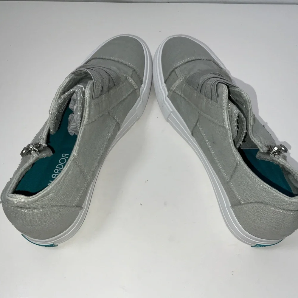 NIB Women’s Jenn Ardor Sport Light Gray Canvas‎ Patchwork Side Zip Sneakers 9.5